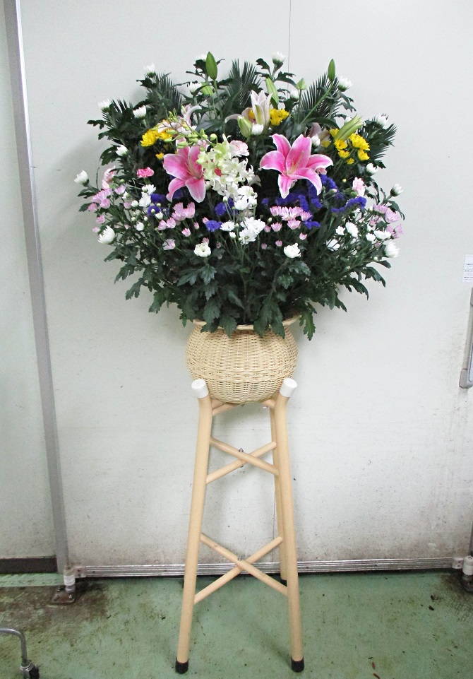 生花商品集 制作部門 株式会社フルール 生花 花材 祭壇のことならお任せください